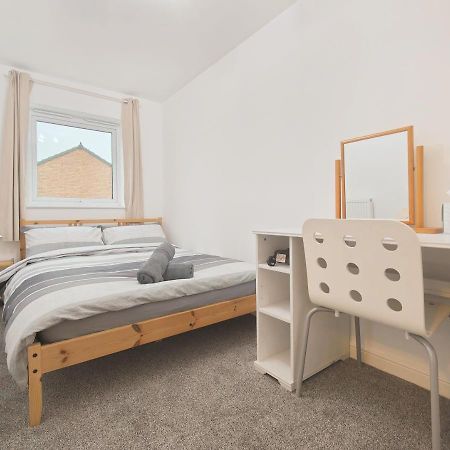 The Metcombe - Holiday Home With Free Parking 10 Minutes Walk To Etihad Stadium & Coop Live Arena Manchester Ngoại thất bức ảnh