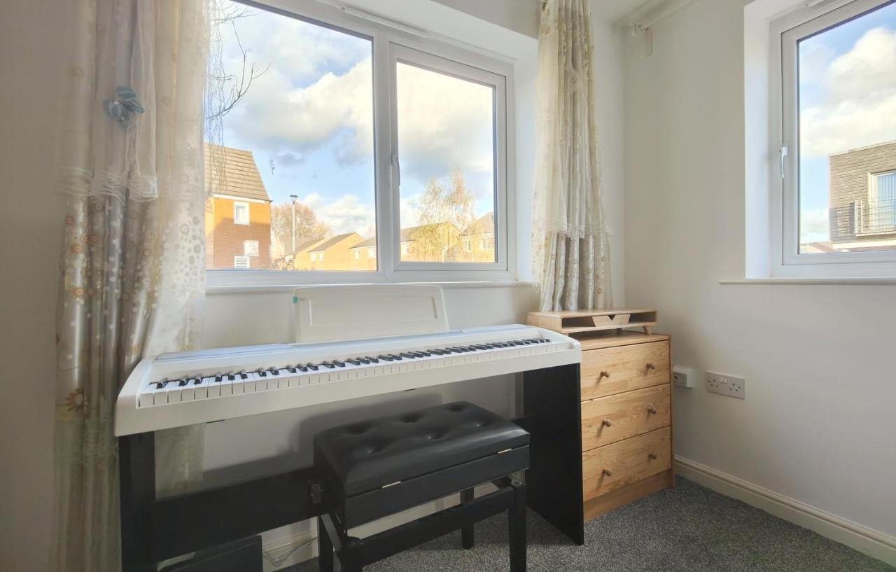 The Metcombe - Holiday Home With Free Parking 10 Minutes Walk To Etihad Stadium & Coop Live Arena Manchester Ngoại thất bức ảnh