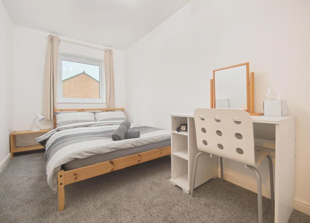 The Metcombe - Holiday Home With Free Parking 10 Minutes Walk To Etihad Stadium & Coop Live Arena Manchester Ngoại thất bức ảnh